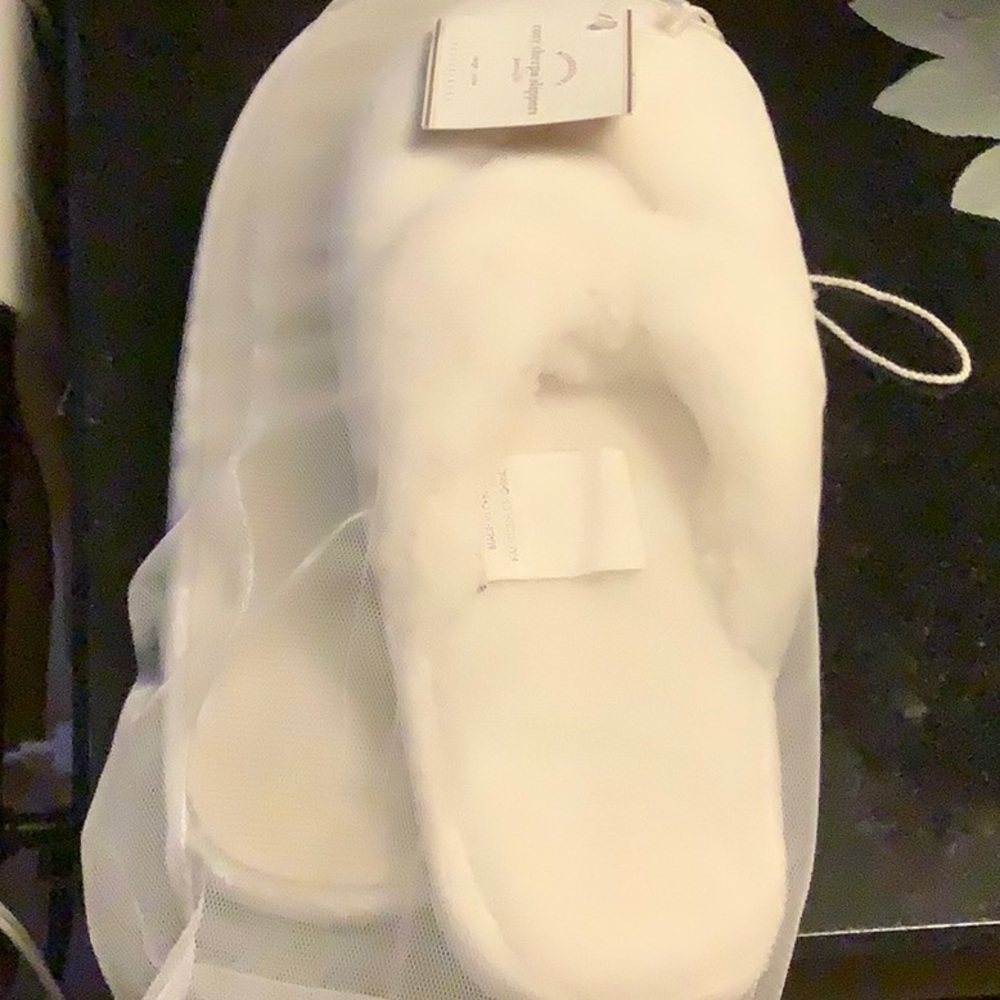 Pottery barn Sherpa slippers